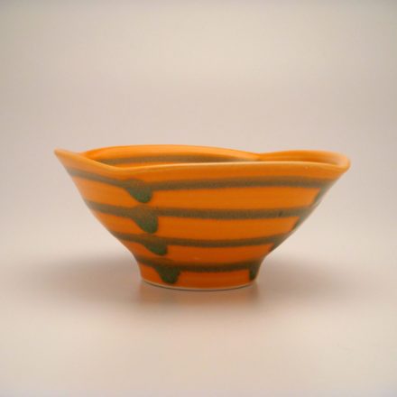 B25A: Main image for Bowl made by Sarah Jaeger