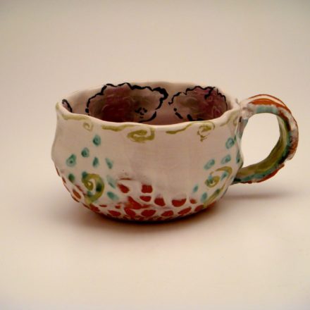 C69: Main image for Cup made by Deirdre Daw