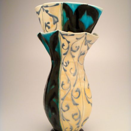 V05: Main image for Vase made by Julia Galloway