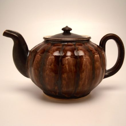 T28: Main image for Teapot made by Linda Sikora