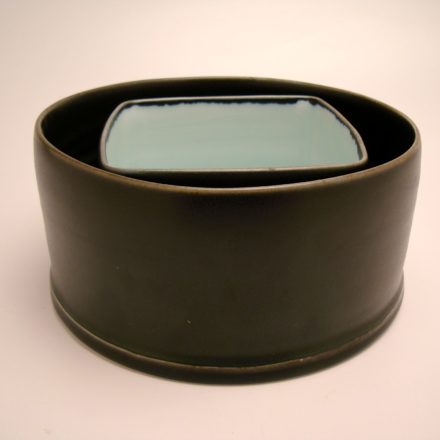 B454: Main image for Bowl made by Peter Beasecker