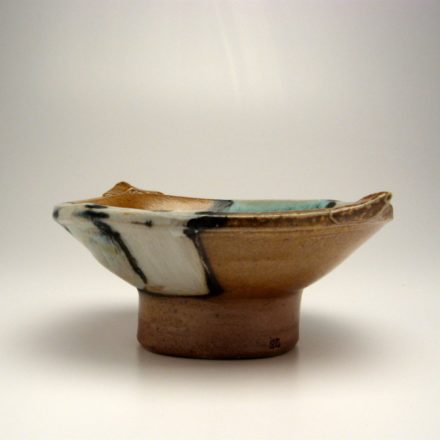 B120: Main image for Bowl made by Suze Lindsay