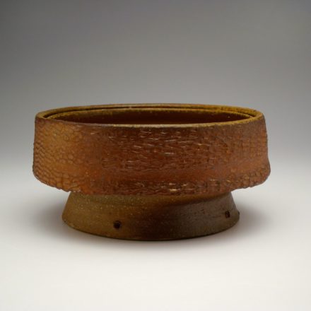 B202: Main image for Bowl made by Liz Lurie