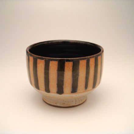 B21: Main image for Bowl made by Lisa Ehrich
