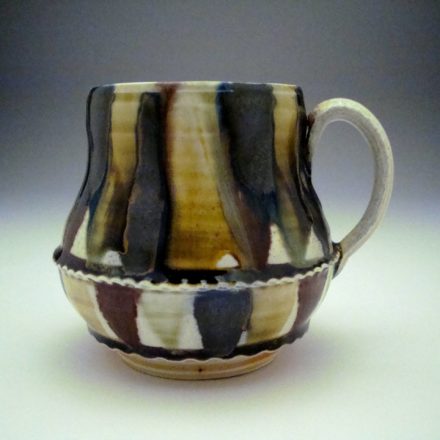 C185: Main image for Cup made by Linda Sikora