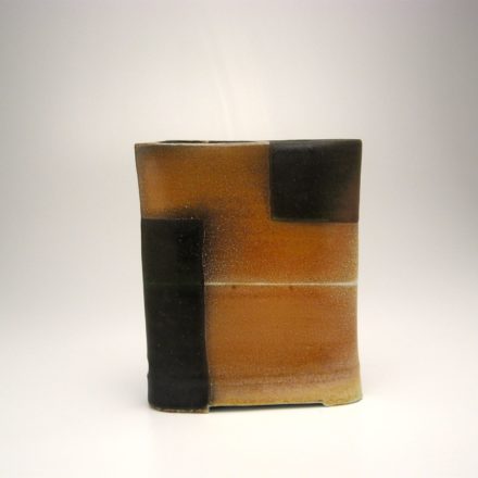 V08: Main image for Vase made by Maren Kloppmann
