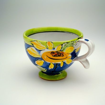C404: Main image for Cup made by Linda Arbuckle