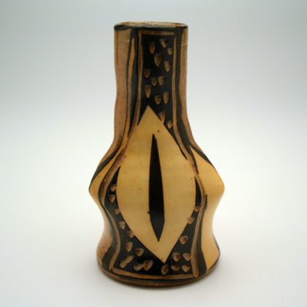 V73: Main image for Vase made by Suze Lindsay