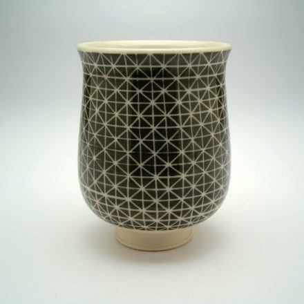 C652: Main image for Cup made by Lesley Baker