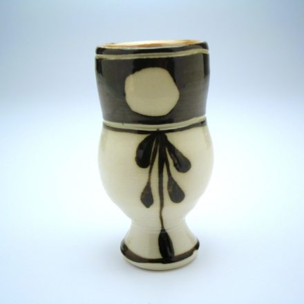 C680: Main image for Cup made by Suze Lindsay