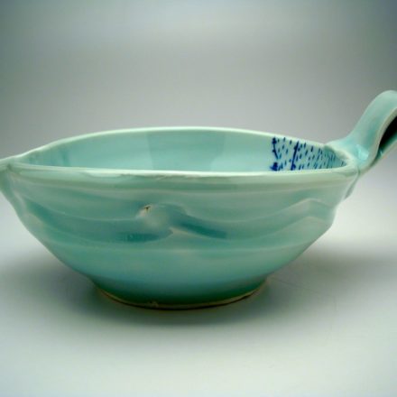 B376: Main image for Bowl made by Ayumi Horie