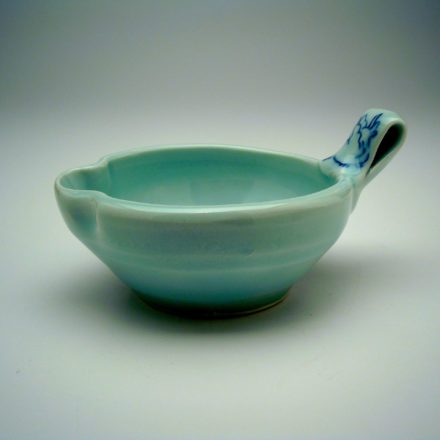 B381: Main image for Bowl made by Ayumi Horie