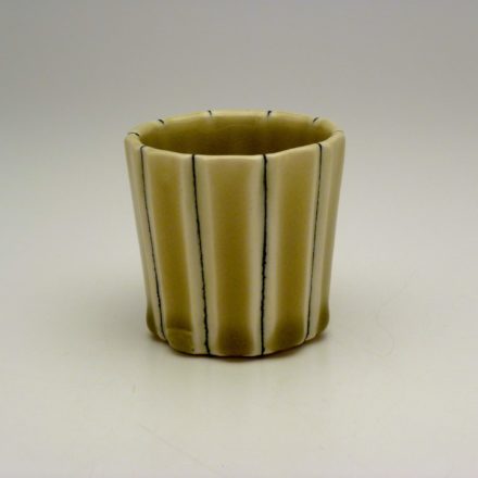 C525: Main image for Cup made by Lorna Meaden