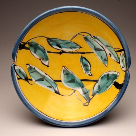 B135: Main image for Serving Bowl made by Linda Arbuckle