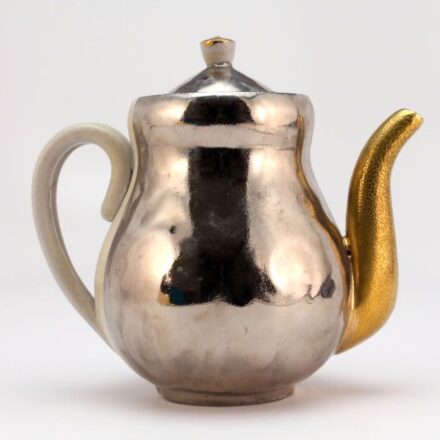 T82: Main image for Teapot made by Julia Galloway