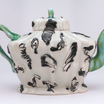 T89: Main image for Teapot made by Andrew Martin