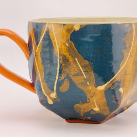 C1052: Main image for Cup made by Lauren Karle