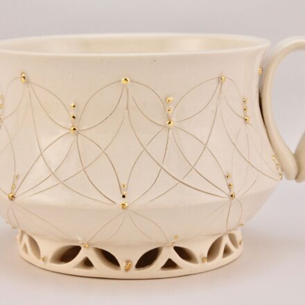 C1057: Main image for Cup made by Erin Carpenter