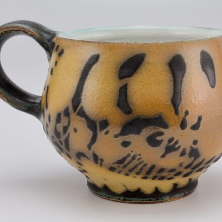 C1124: Main image for Cup made by Susan Dewsnap