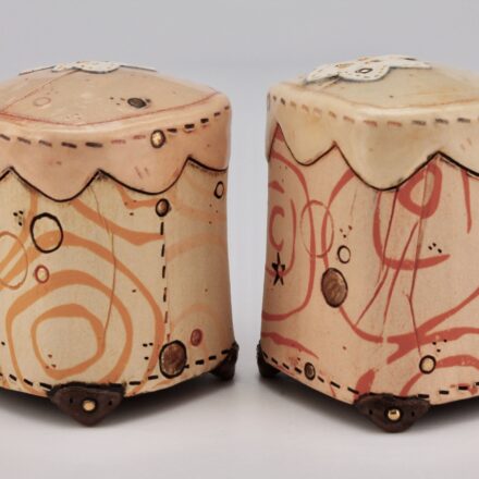 SW309: Main image for Salt and Pepper Shakers made by Jason Bige Burnett