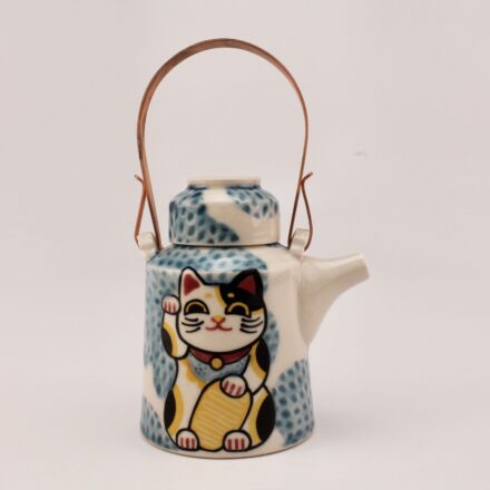 T108: Main image for Teapot made by Yoko Sekino Bove