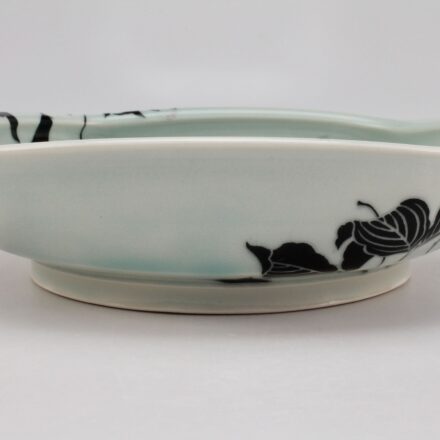 SW422: Main image for Square Shallow Bowl made by Yoko Sekino Bove