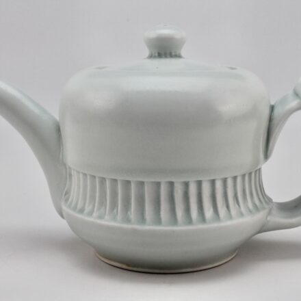 T128: Main image for Teapot made by Mary Louise Carter