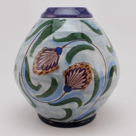 V283: Main image for Vase made by Benjamin Carter
